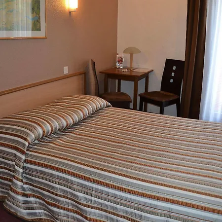 D'angleterre, 3* Salon-de-Provence