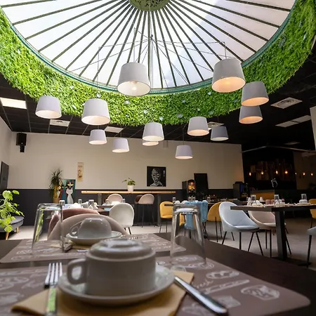 D'angleterre, 3* サロン＝ド＝プロヴァンス