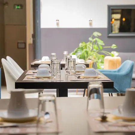 D'angleterre, 3* サロン＝ド＝プロヴァンス